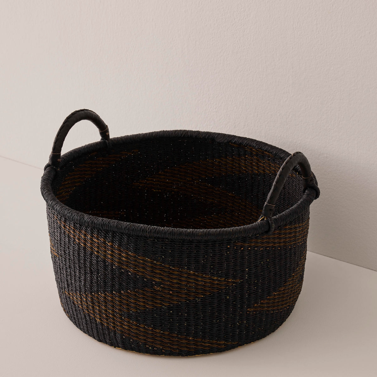 Goodee-Baba Tree-Medium Woven Short Basket - Color - Navy/Fig
