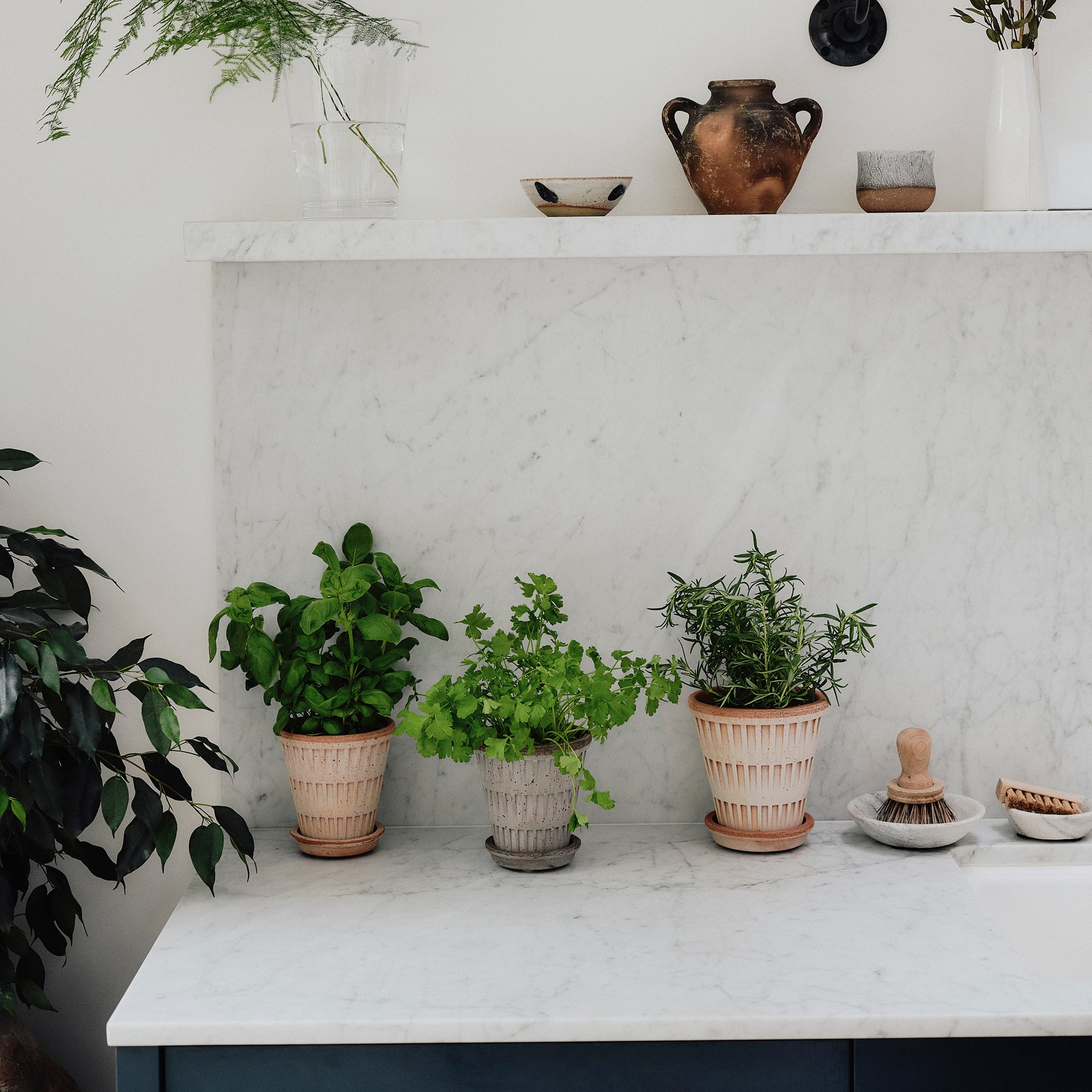 Goodee-Bergs Potter-Pantheon Ø14 Planter & Saucer