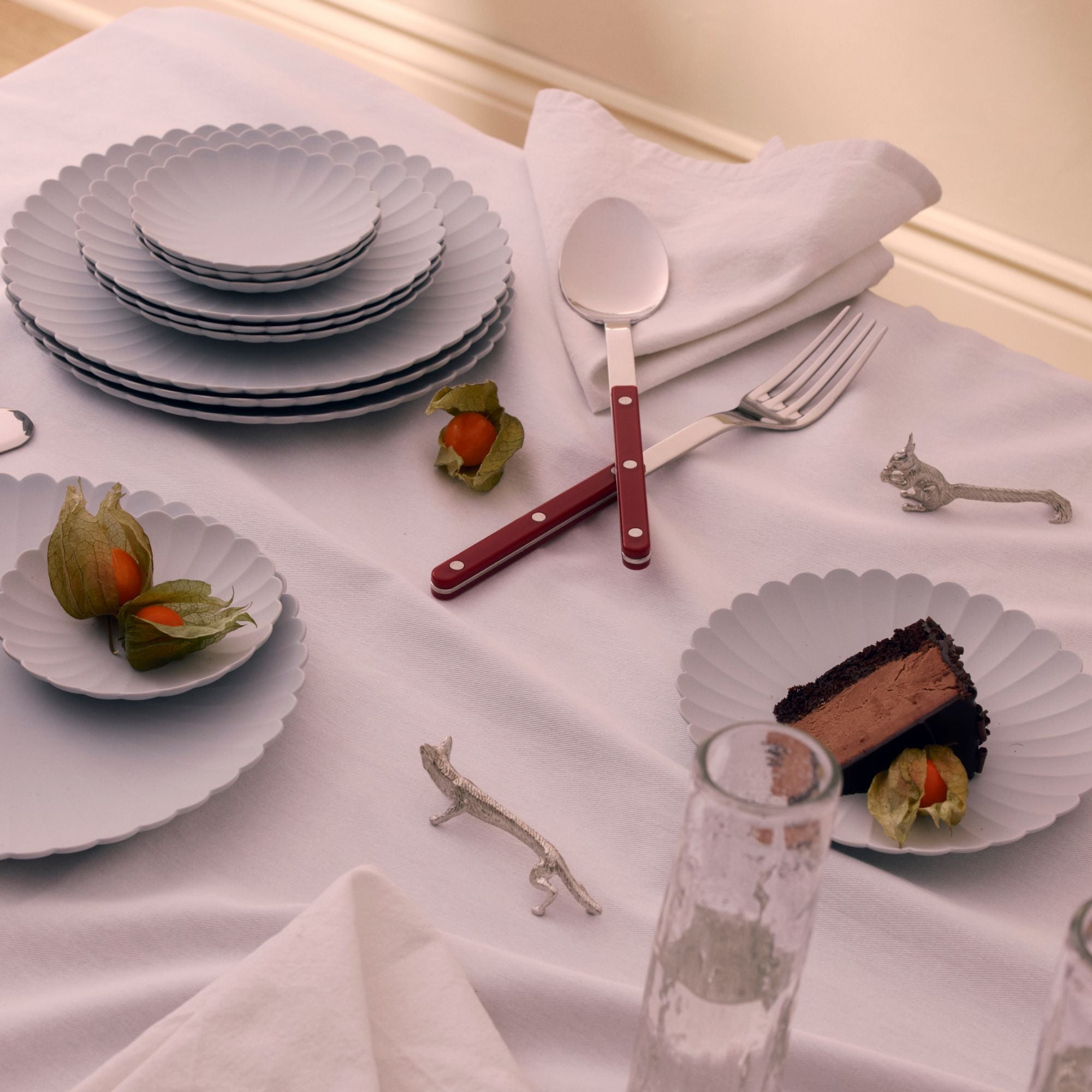 Goodee-Sabre Paris-Bistrot Solid Serving Set - Color - Burgundy/Shiny