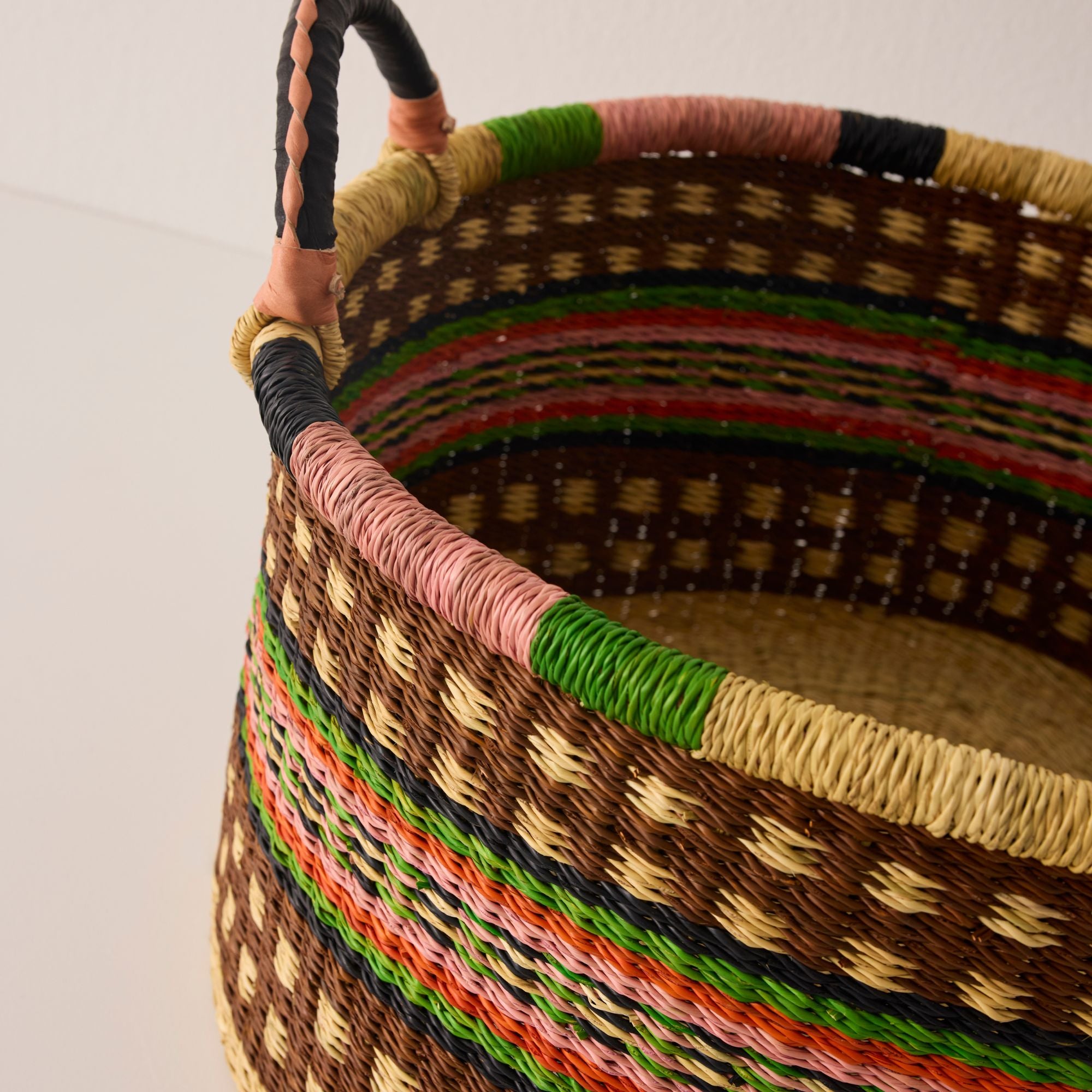 Goodee-Baba Tree-Medium Woven Short Basket - Color - Brown & Pink