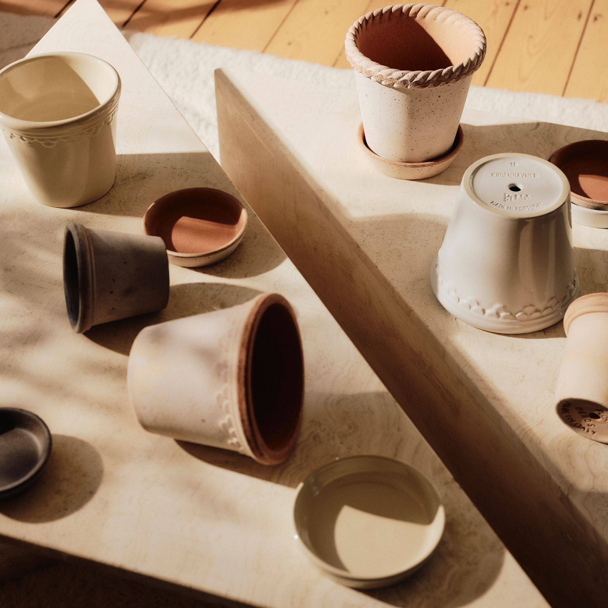 Goodee-Bergs Potter-Copenhagen Ø14 Planter & Saucer - Color - Sandstone Glazed & Raw Rosa