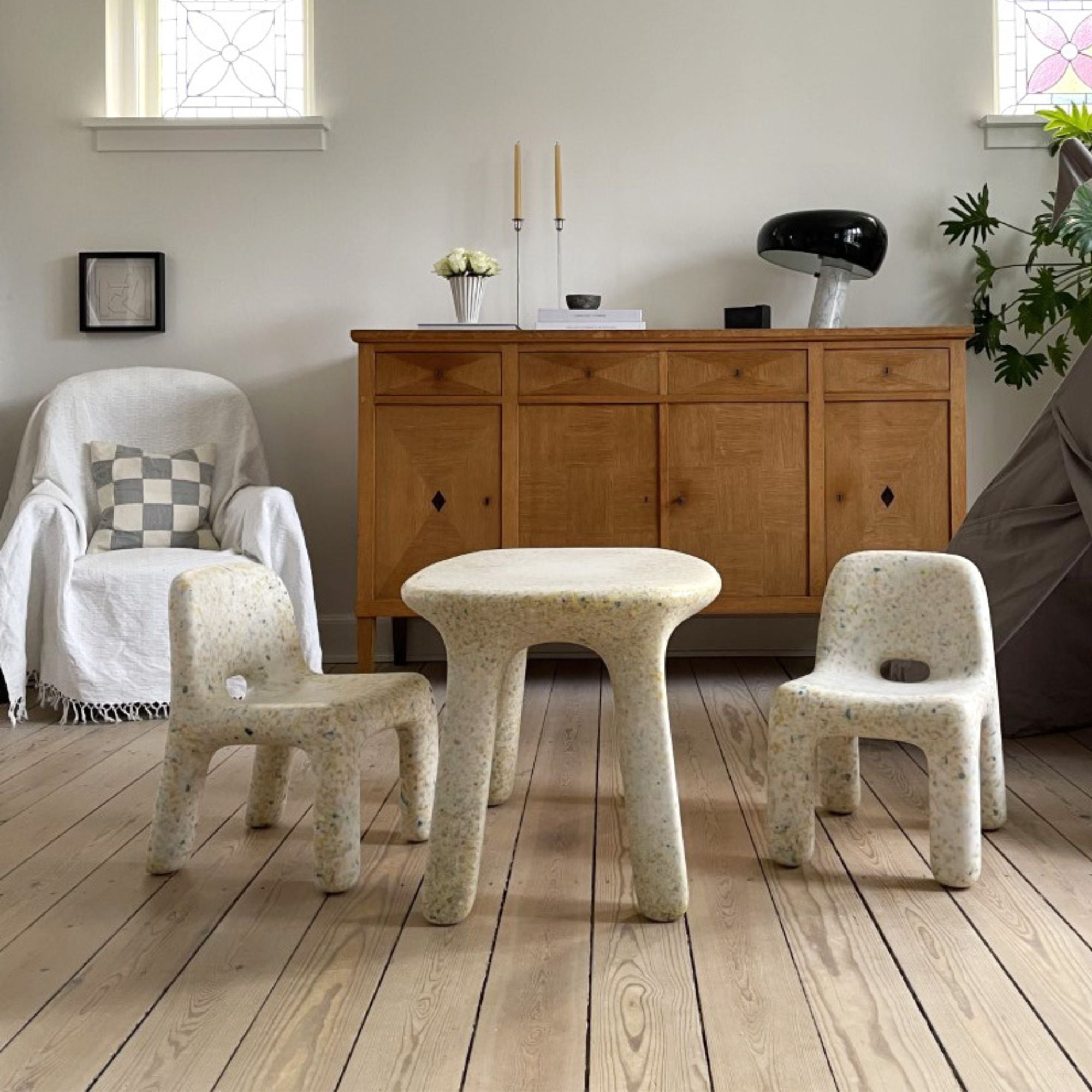 Goodee-Ecobirdy-Charlie Chair-Luisa Table - Color - Vanilla