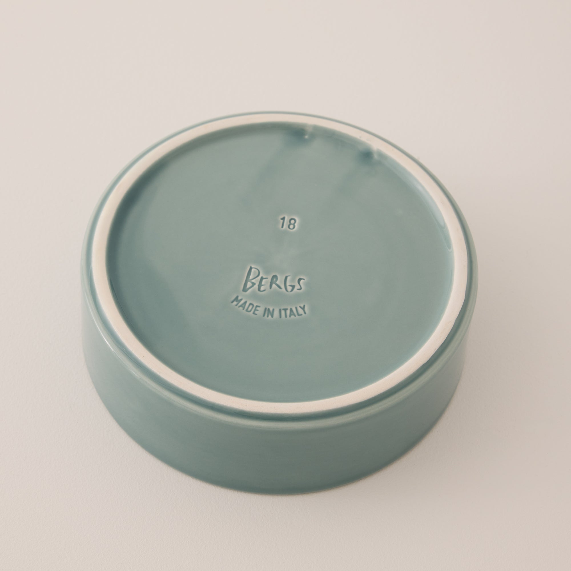 Goodee-Bergs Potter-Hoff Ø18 Saucer - Color - Misty Blue Glazed