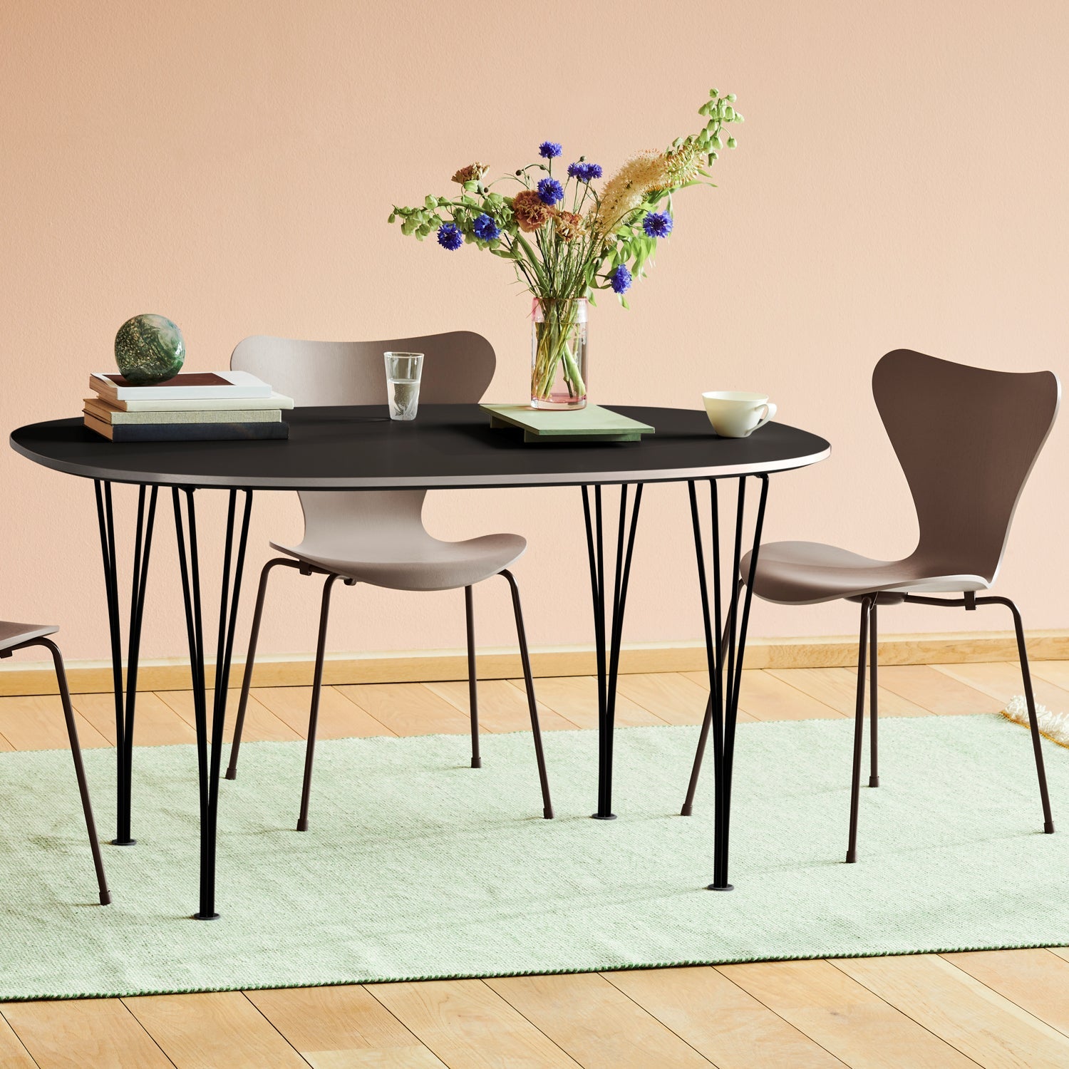 Superellipse Table - Color - Black