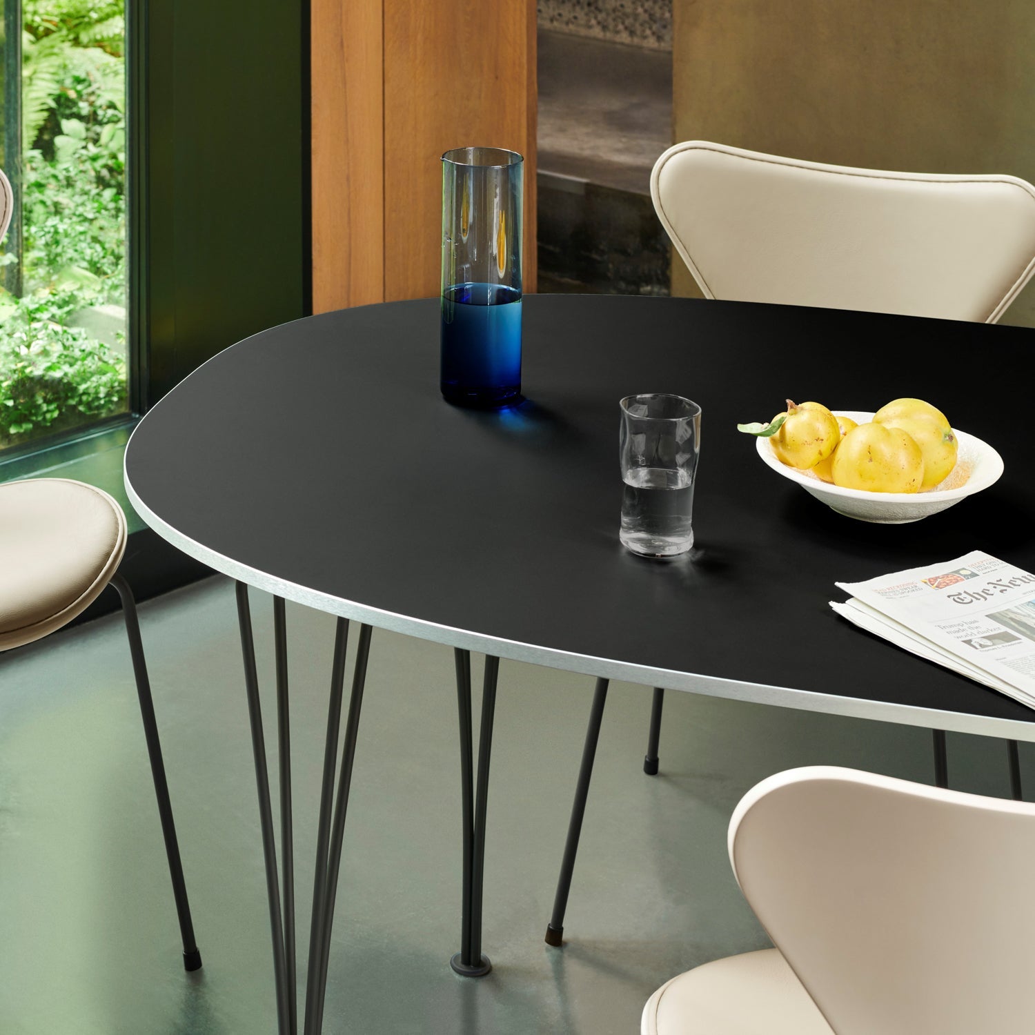 Superellipse Table - Color - Black