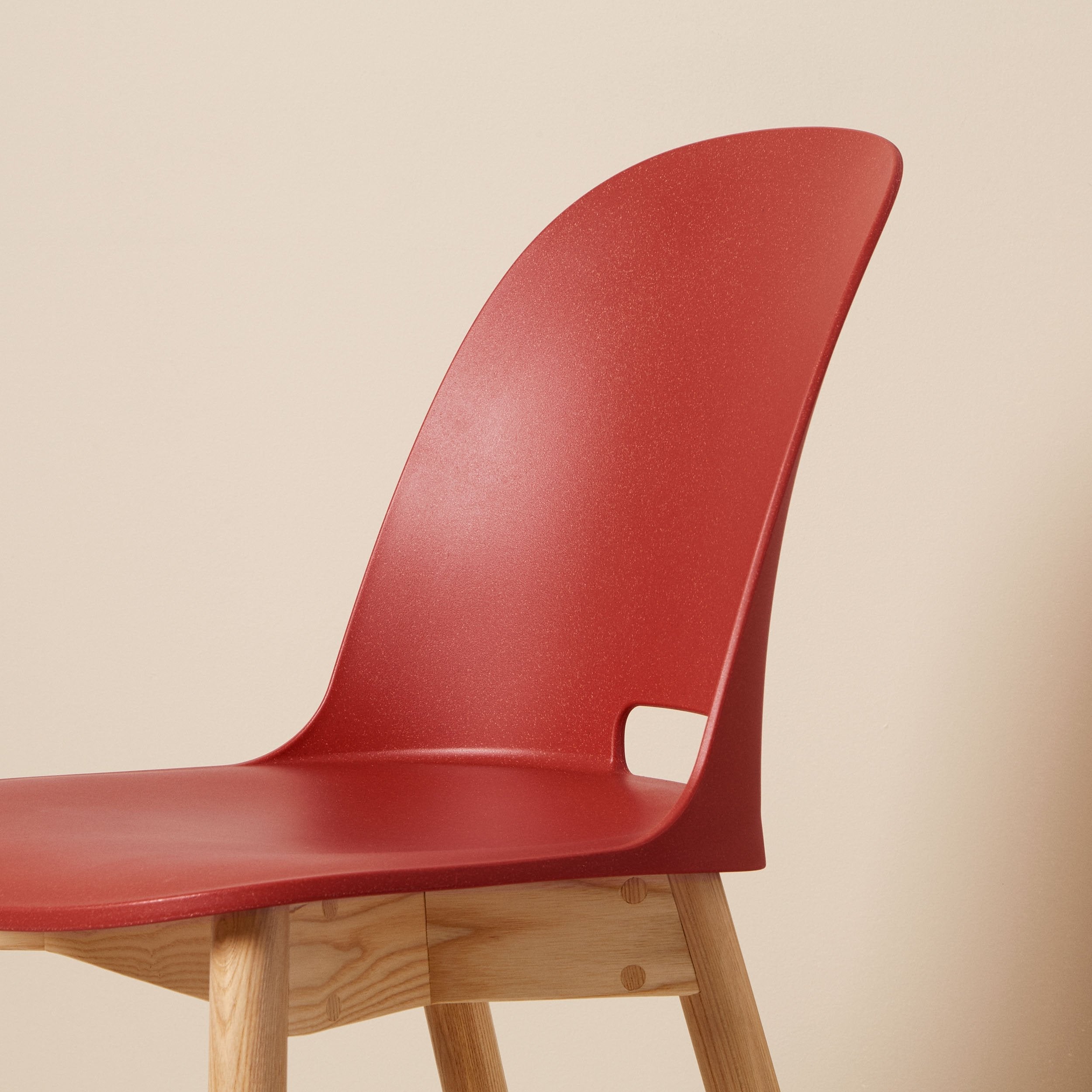 Goodee-Emeco-Alfi Chair High Back - Color - Red