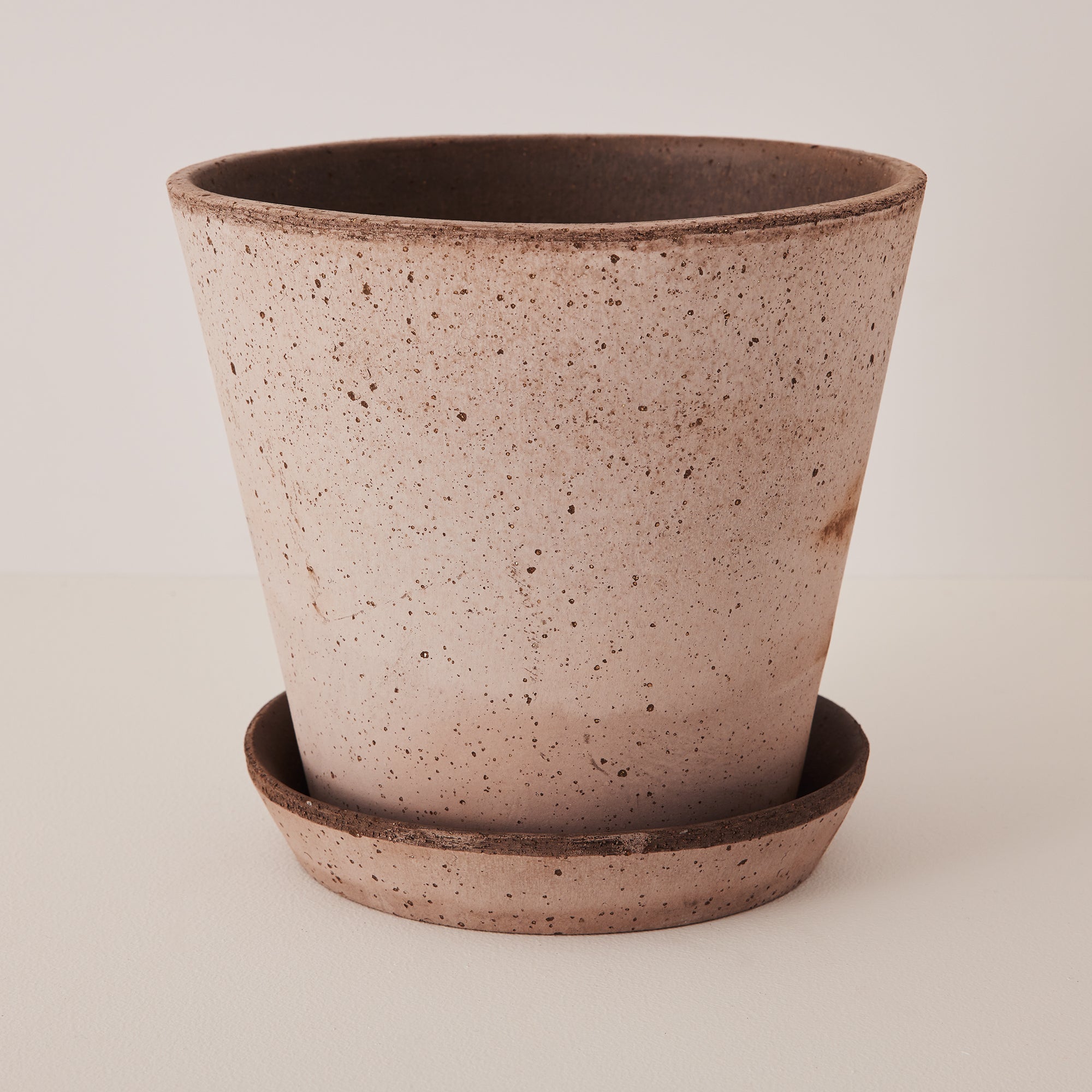 Goodee-Bergs Potter-Julie Ø21 Planter & Saucer - Color - Raw Grey