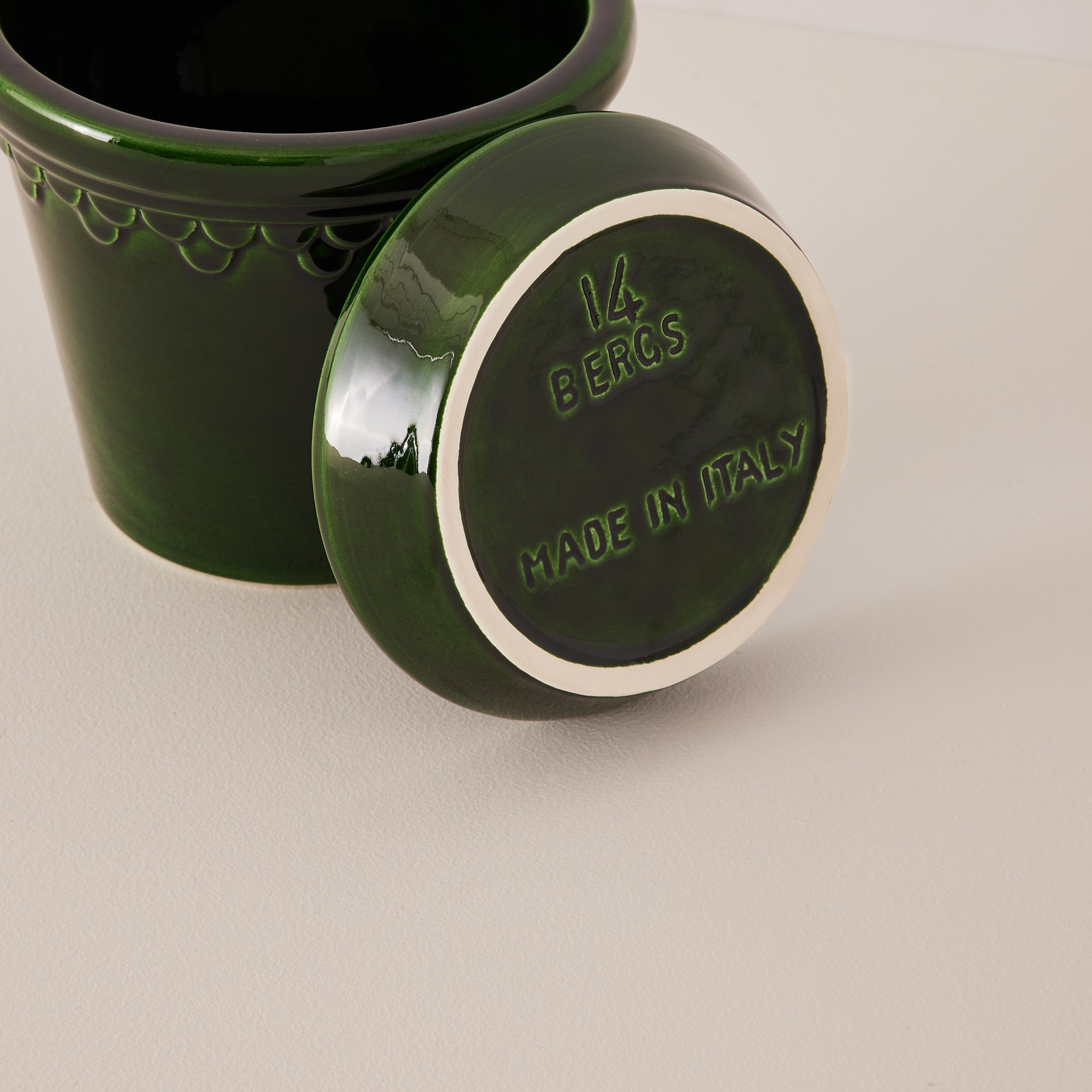 Goodee-Bergs Potter-Copenhagen Ø14 Planter & Saucer - Color - Emerald Glazed
