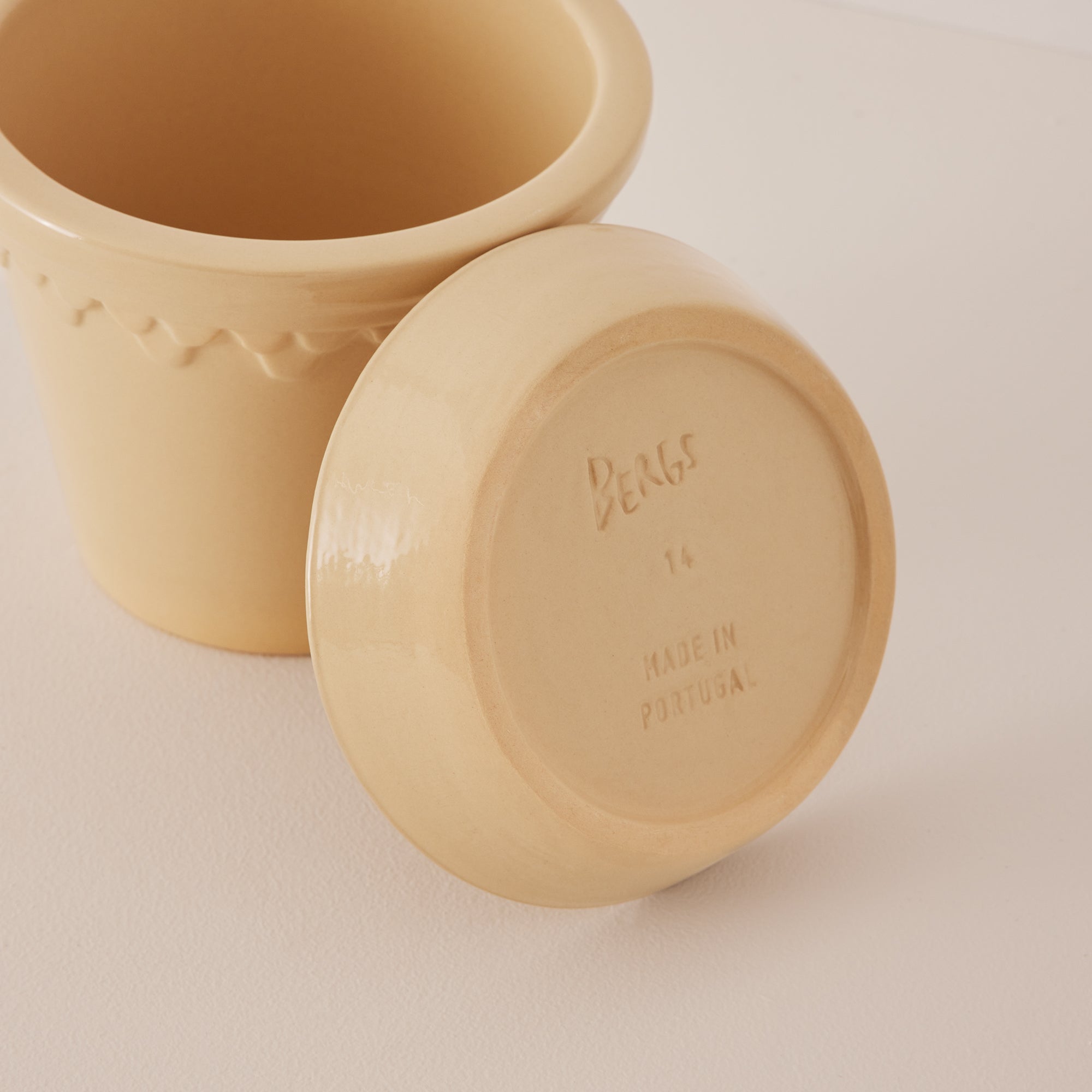 Goodee-Bergs Potter-Copenhagen Ø14 Planter & Saucer - Color - Sandstone Glazed