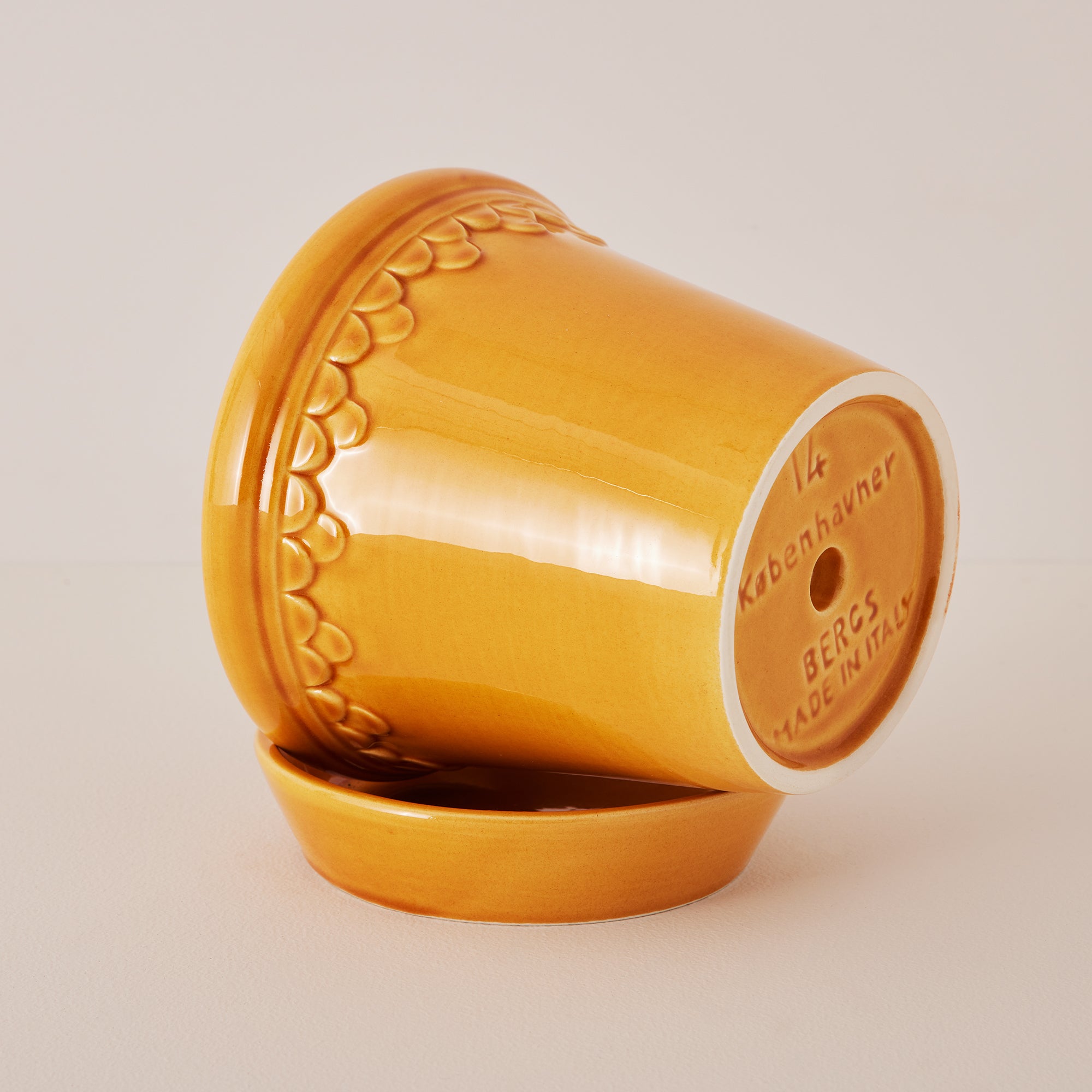 Goodee-Bergs Potter-Copenhagen Ø14 Planter & Saucer - Color - Yellow Glazed