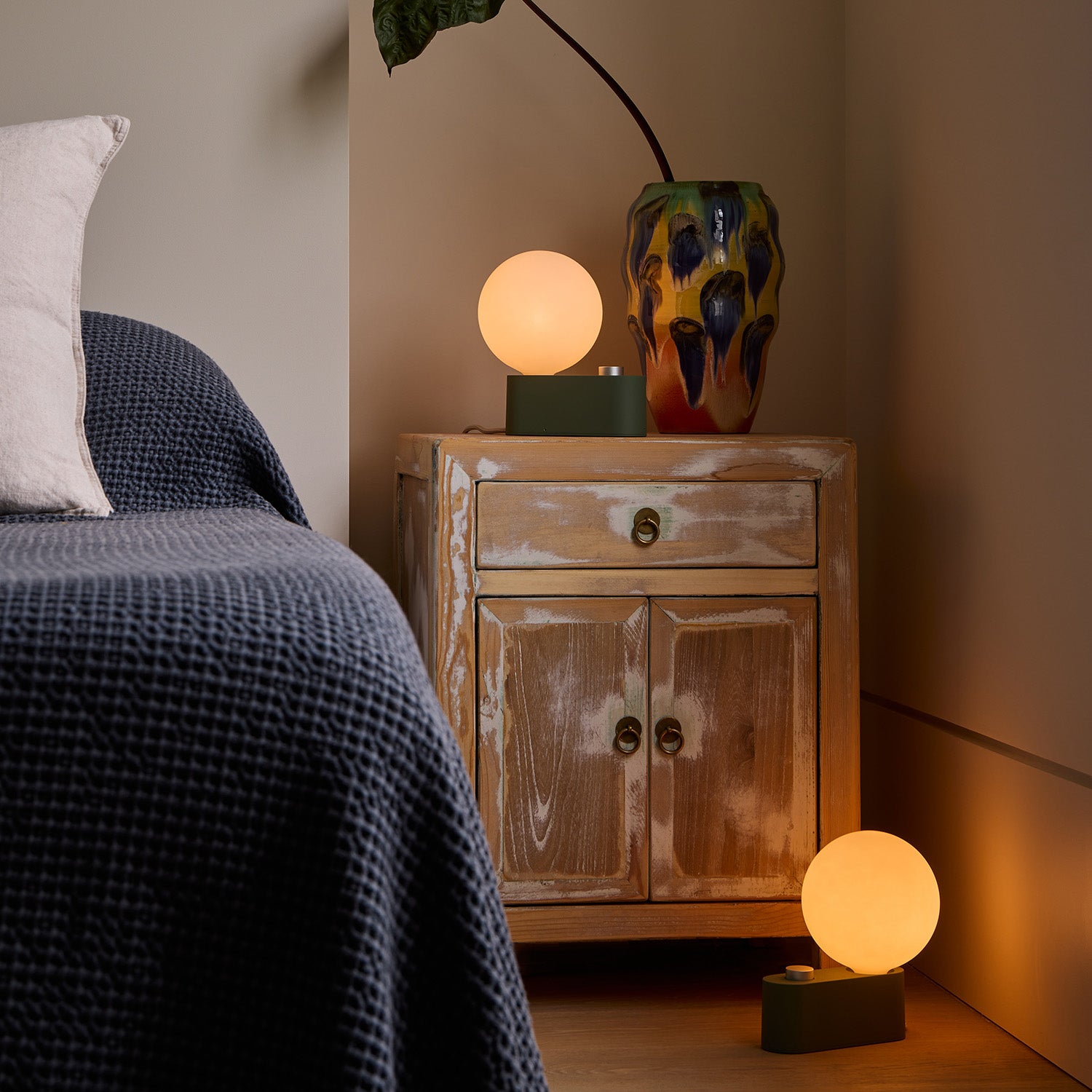 Goodee-Tala Alumina Table Lamp with Sphere IV - Color - Sage
