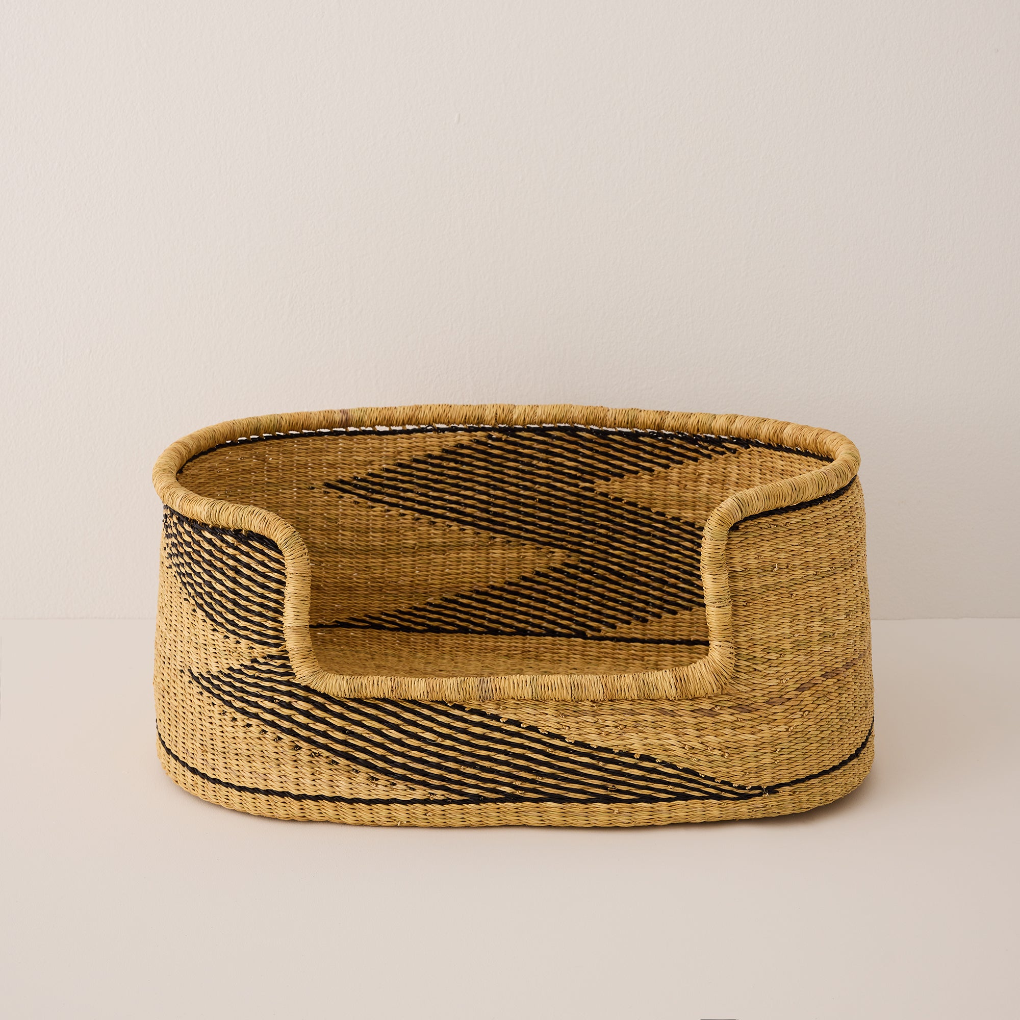 Goodee-Baba Tree-Medium Dog Bed Basket - Color - Natural & Black