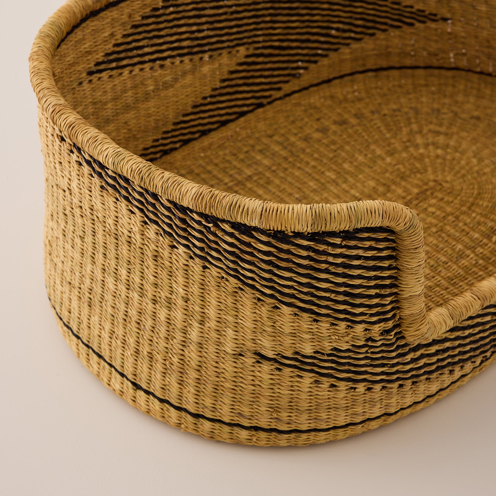 Goodee-Baba Tree-Medium Dog Bed Basket - Color - Natural & Black