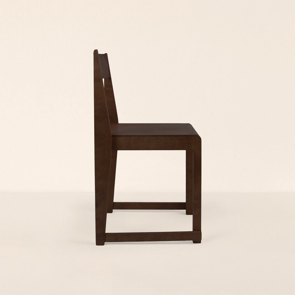 Goodee-Frama-Chair 01 - Color - Dark