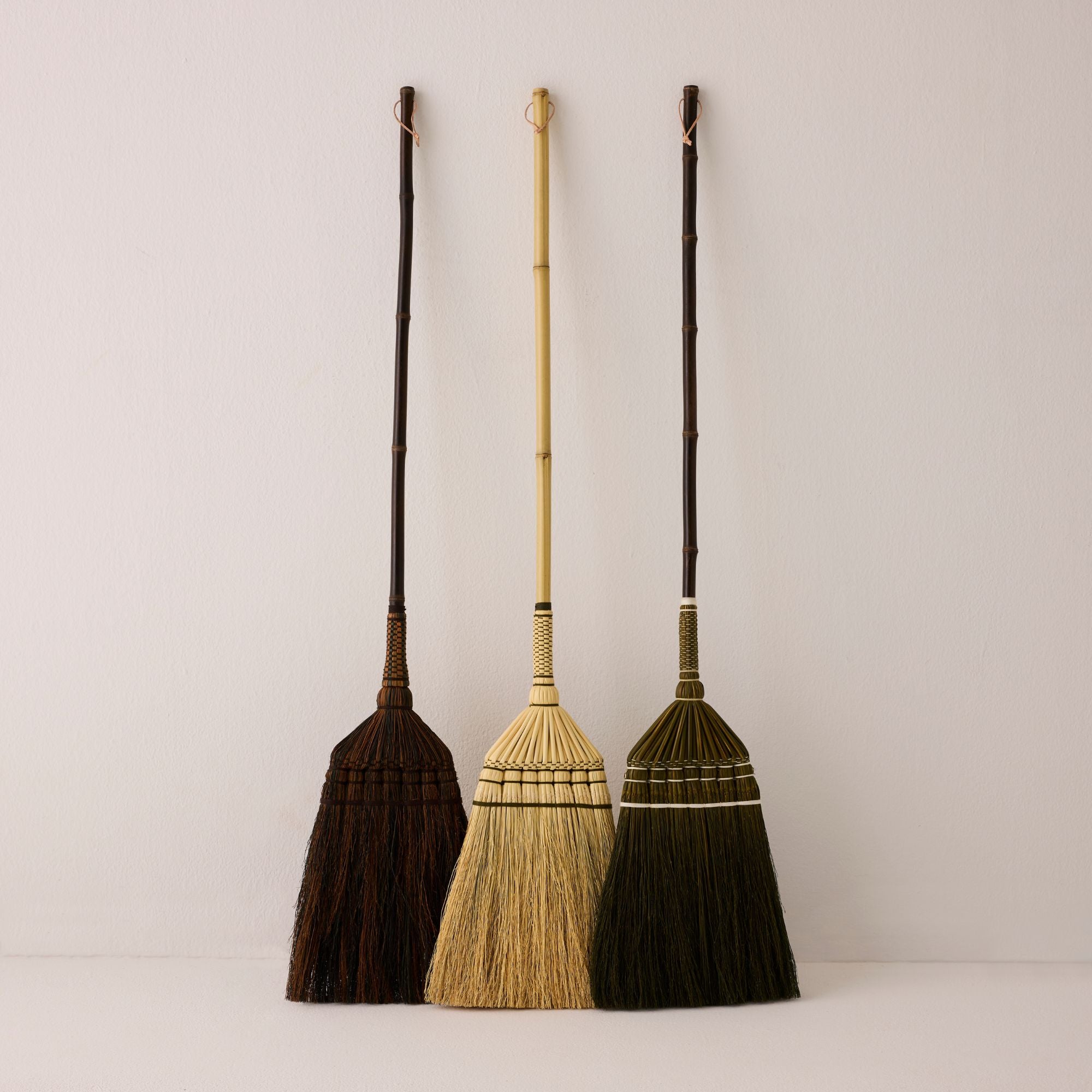 Goodee-Baan Boon-Bamboo Handle Broom - Olive & White - Color - Olive & White - Natural & Olive - Moss