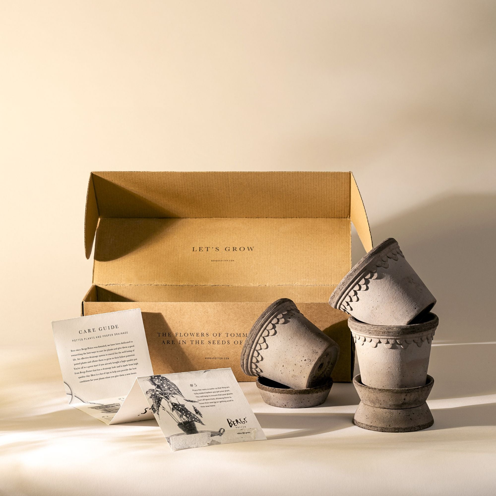 Goodee-Bergs Potter-Copenhagen Ø10 Planter & Saucer - Set of 3 - Color - Raw Grey