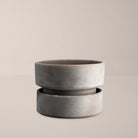 Goodee-Bergs Potter-Hoff Ø25 Low Planter - Color - Raw Grey