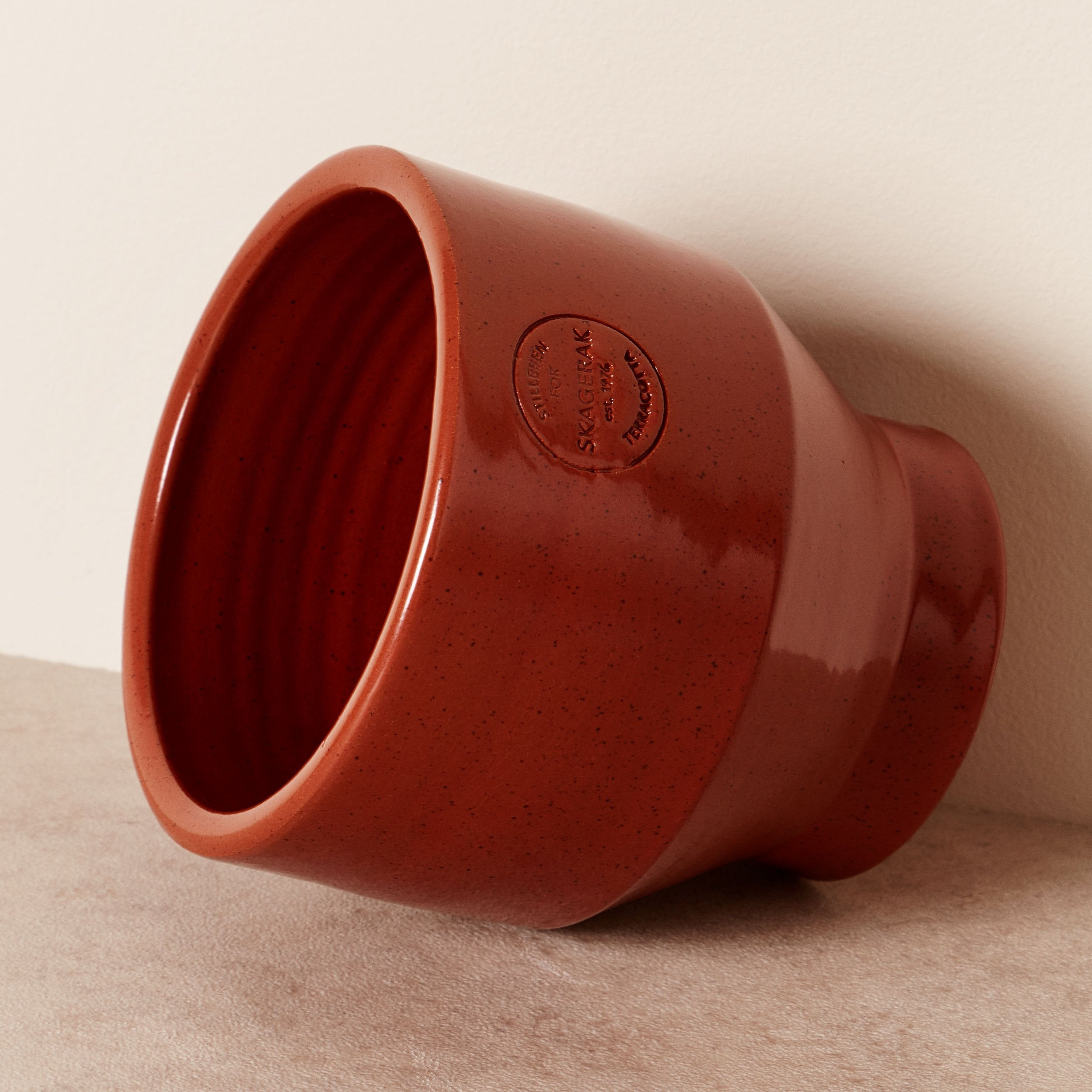 Goodee-Skagerak by Fritz Hansen-Edge Pot 15 - Color - Terracotta