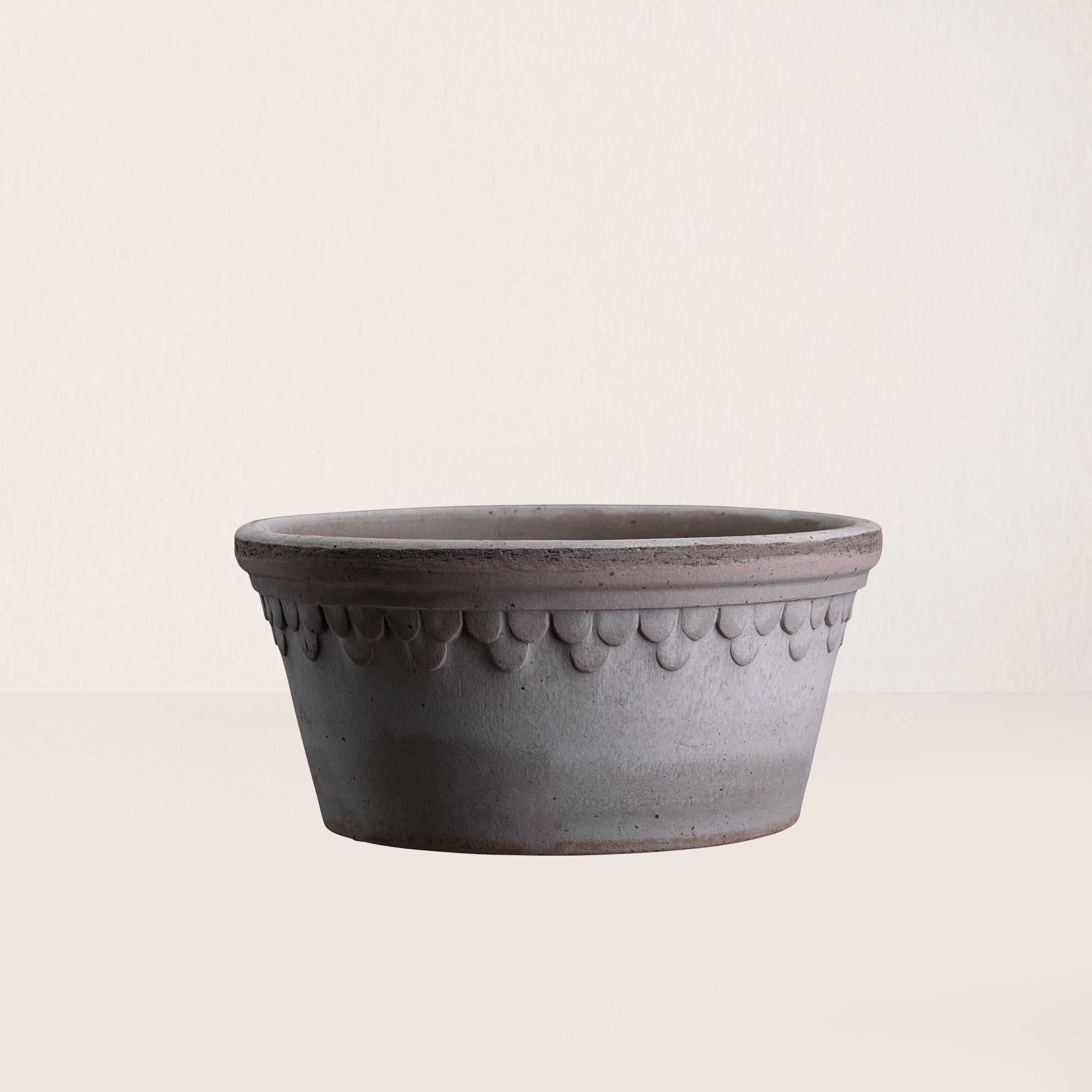 Goodee-Bergs Potter-Copenhagen Ø21 Low Planter & Saucer - Color - Raw Grey
