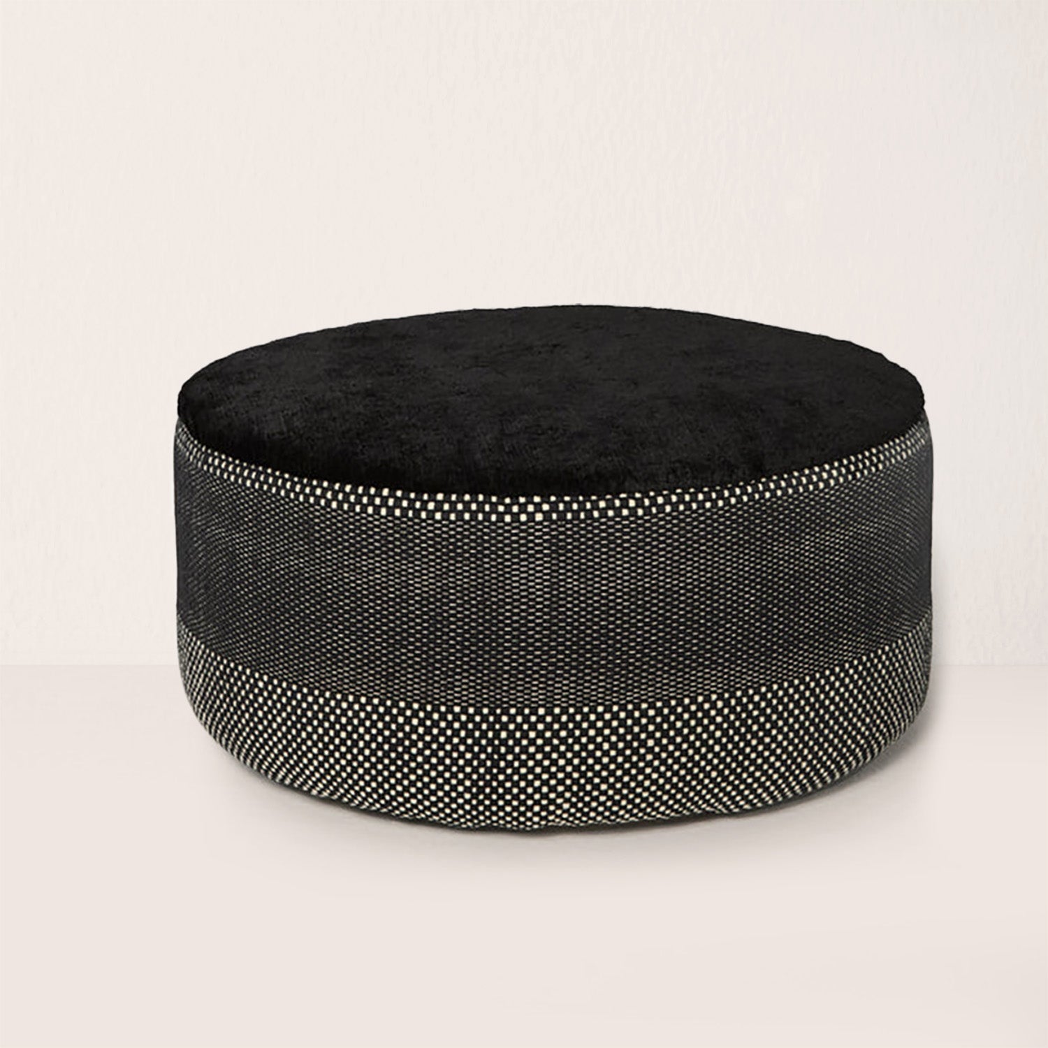 Goodee-nanimarquina-tres-persian-pouf-large-black-03POUFTREPERNEGL
Color: Black