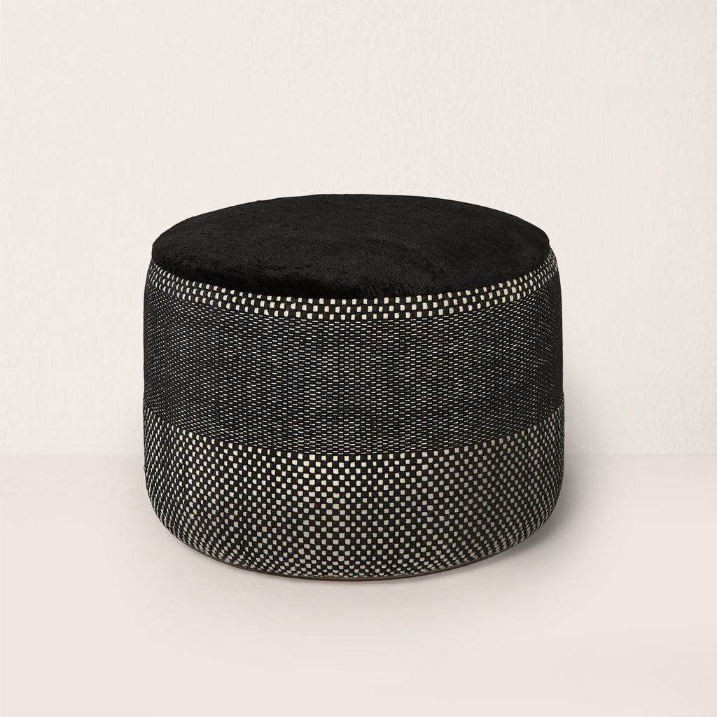Goodee-nanimarquina-tres-persian-pouf-medium-black-03POUFTREPERNEGM
Color: Black