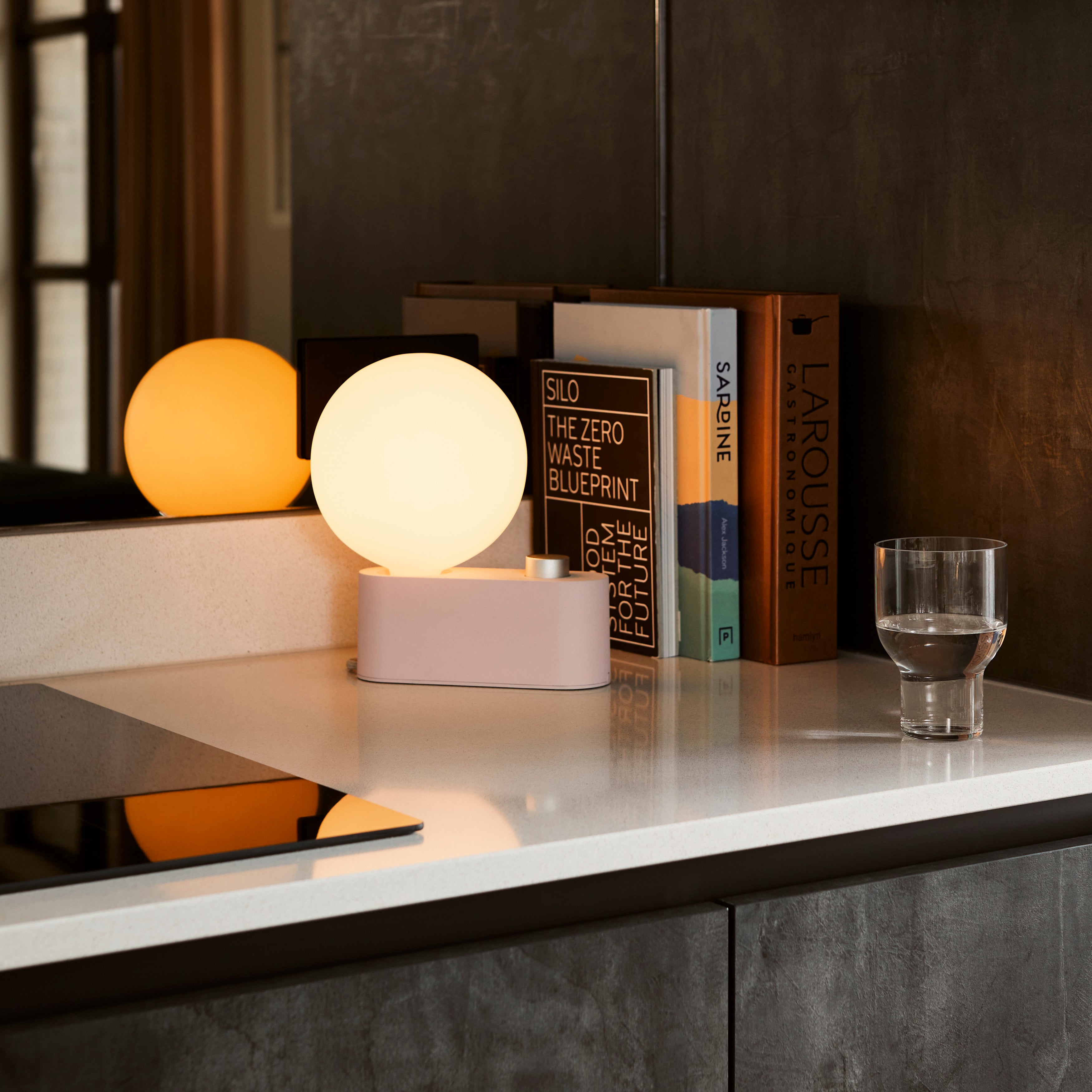 Goodee-Tala Alumina Table Lamp with Sphere IV - Color - Blossom