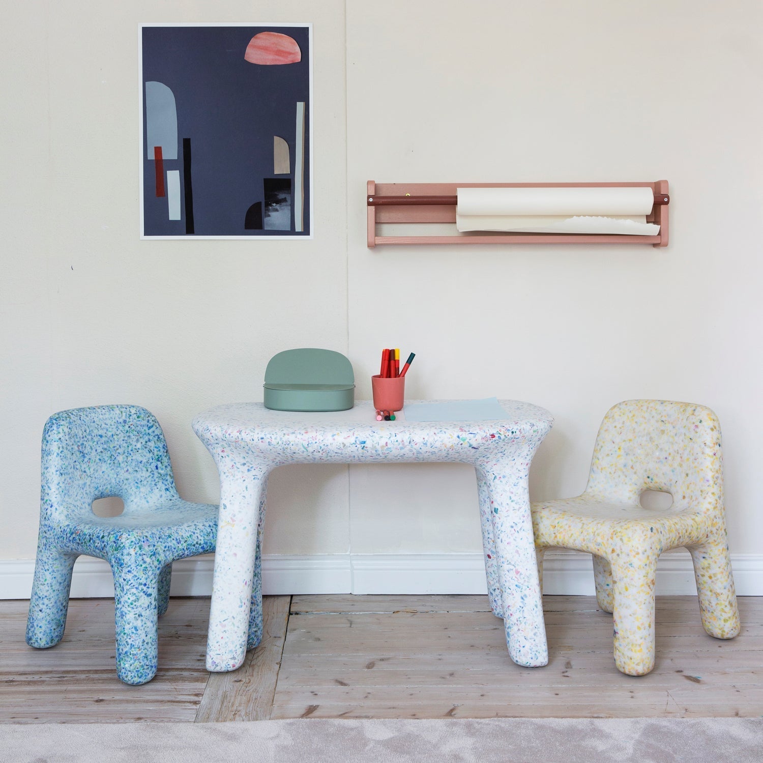 Recycled plastic table and chairs discount