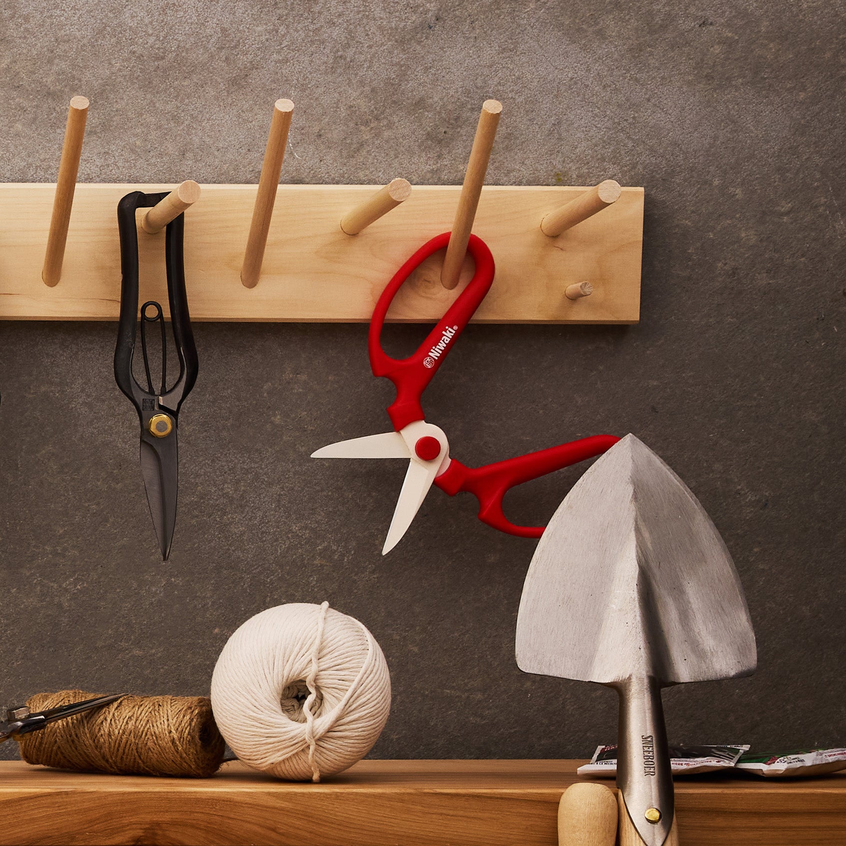 Goodee-Niwaki-Sakagen Flower Scissors - Color - Red