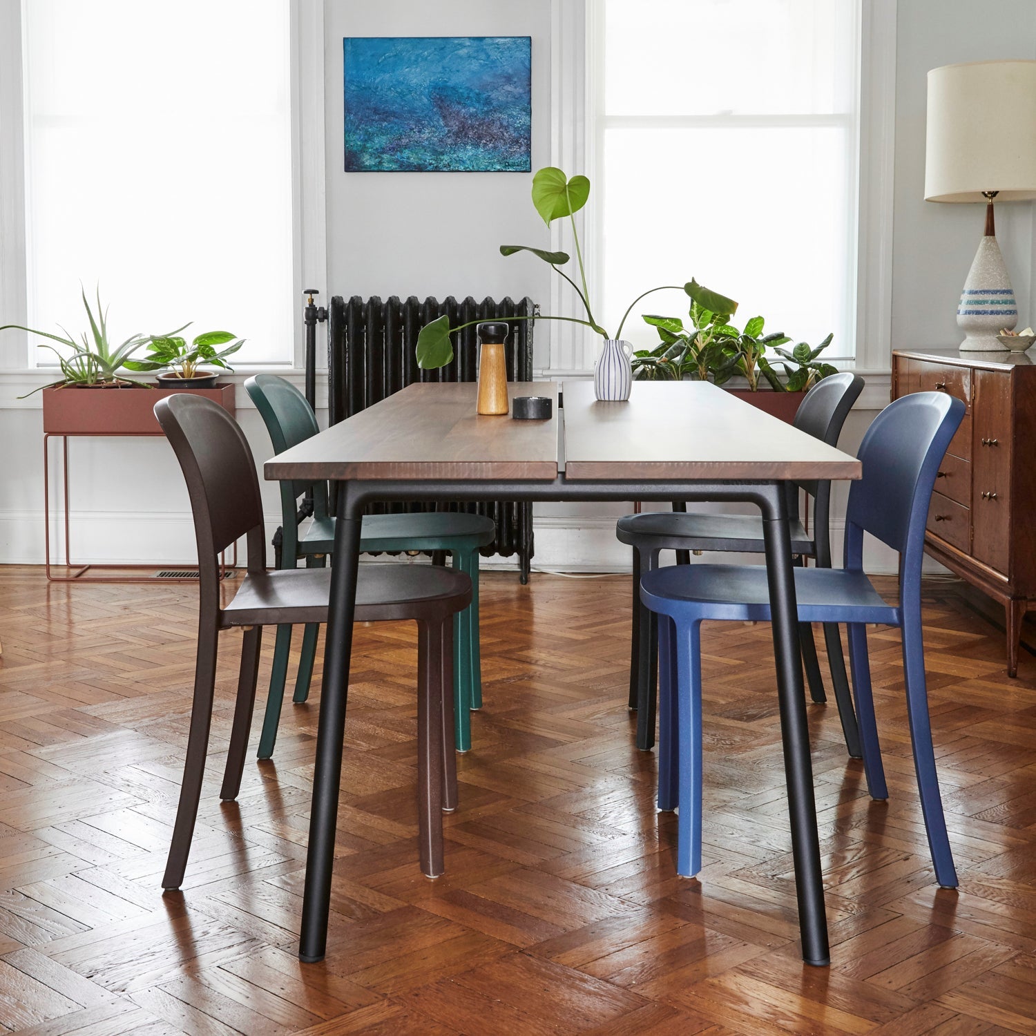 ダイニングチェア EMECO 1 INCH RECLAIMED STACKING CHAIR Emeco 1 Inch Reclaimed Stacking Chair - Bordeaux – MoMA