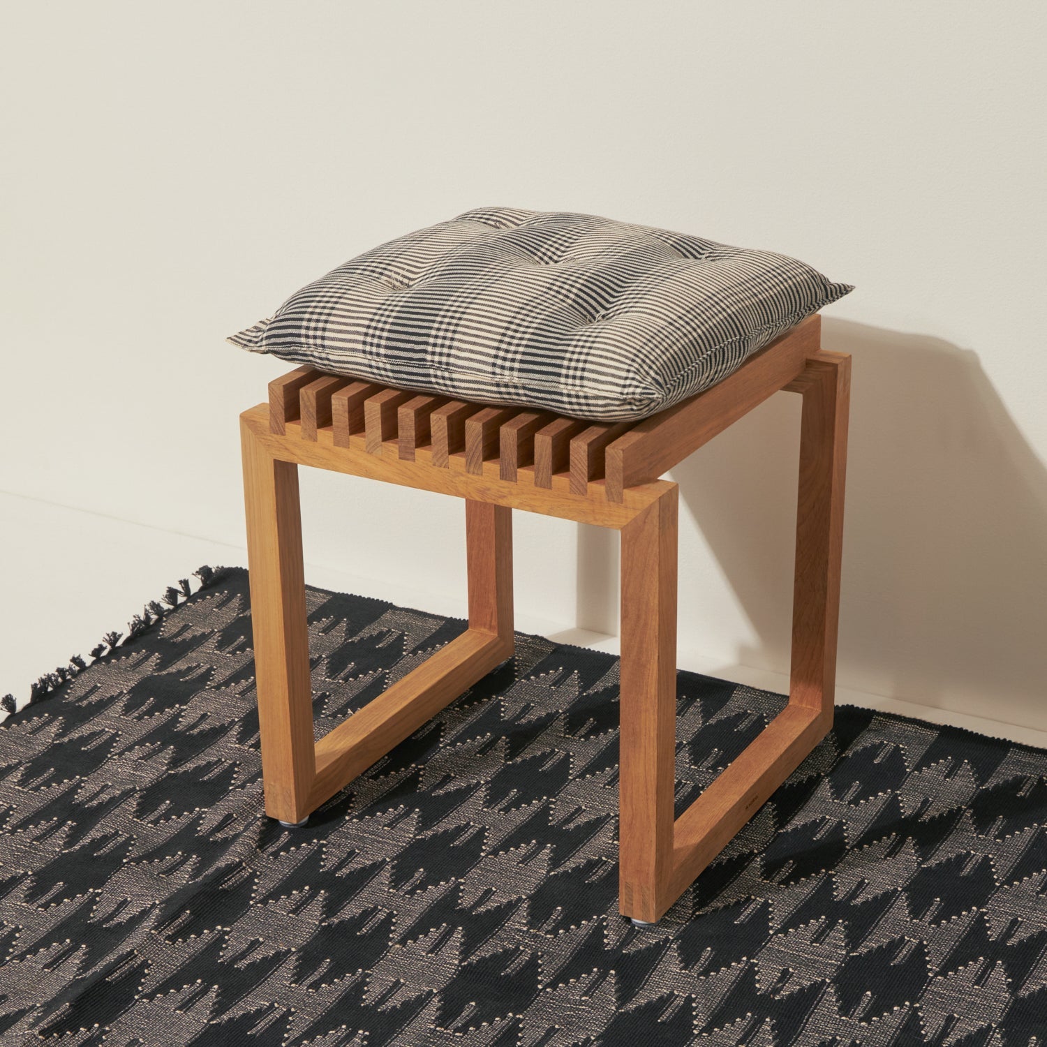 Goodee-Tensira-Chair Cushion - Color - Black & Off-White Tartan