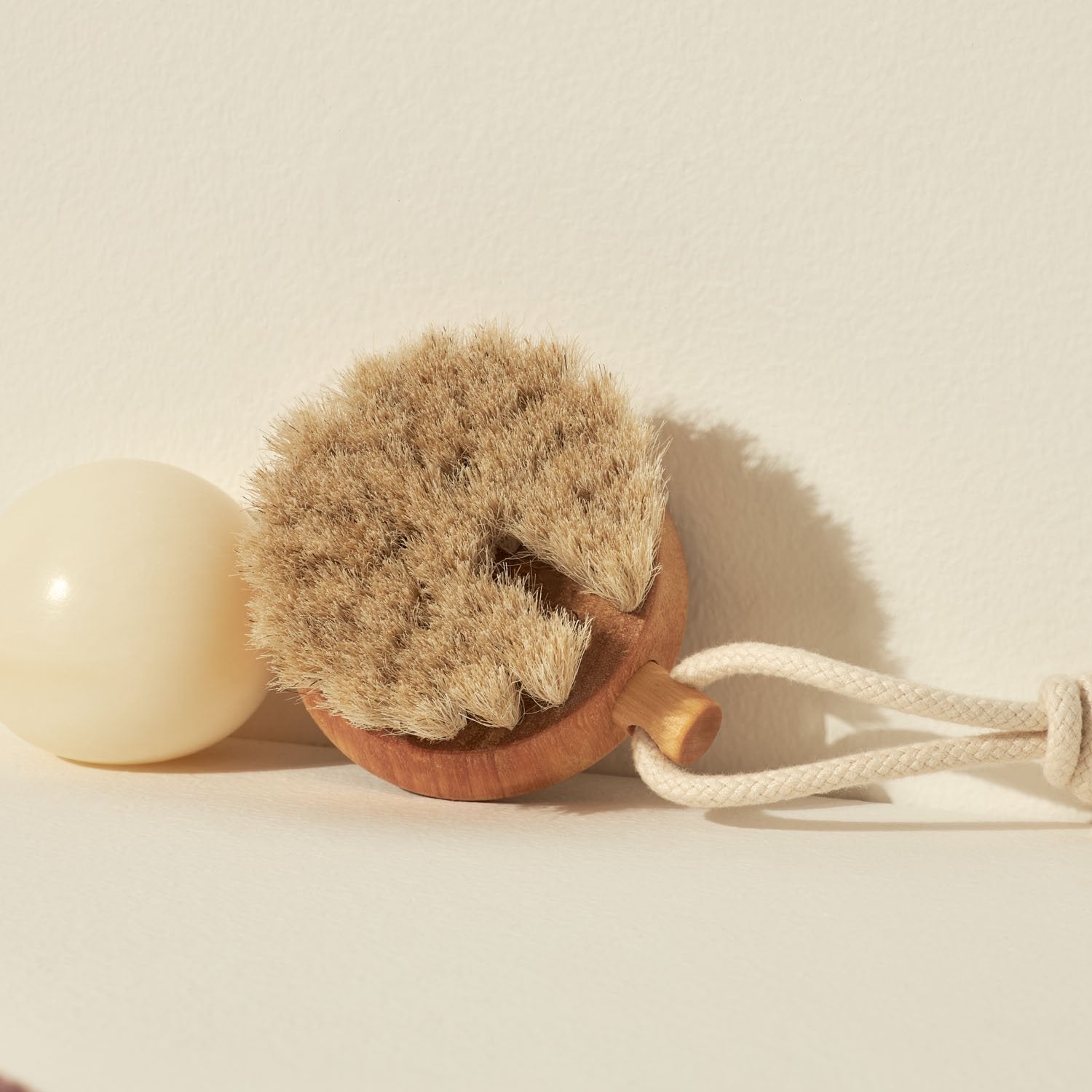 Goodee-Iris Hantverk-Puck Bath Brush
