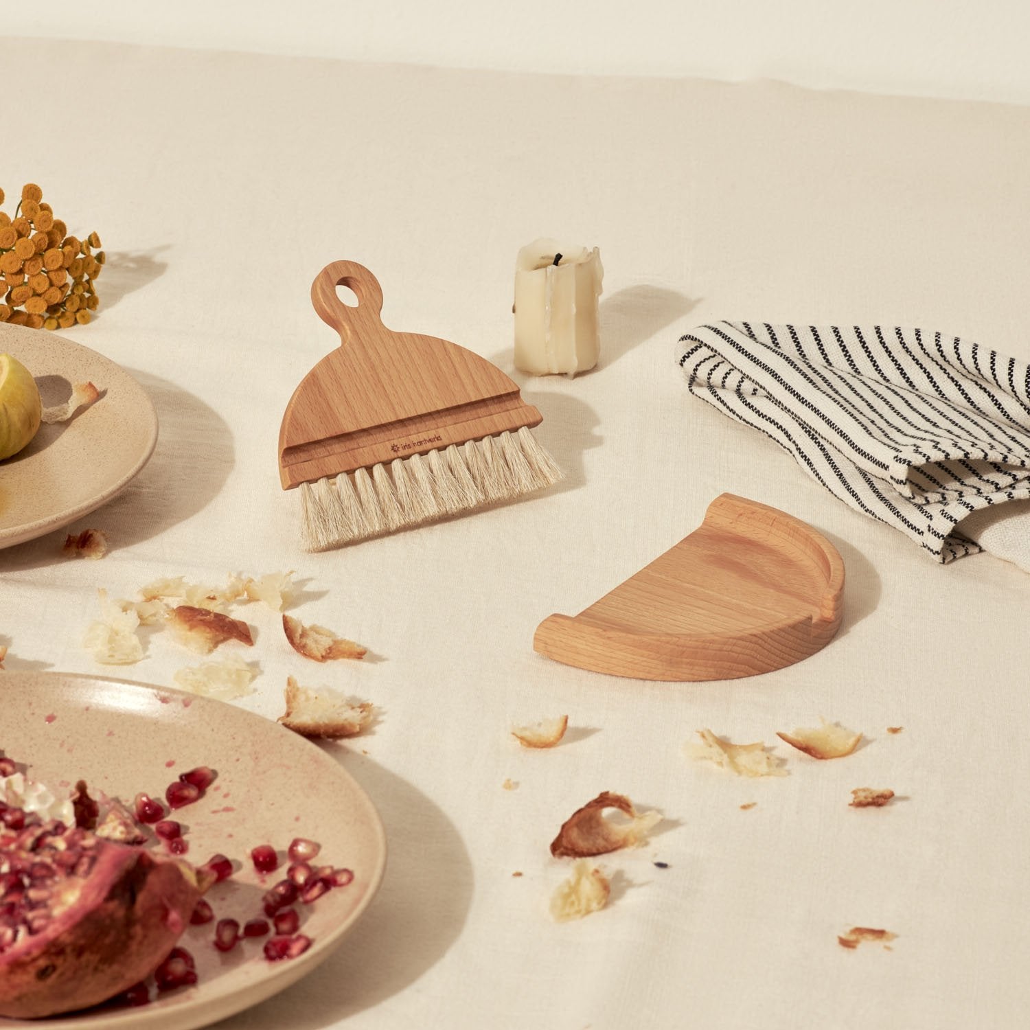 Iris Hantverk Table Brush Set